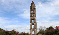 manaca-iznaga tower trinidad habana www.cubatoptravel.com