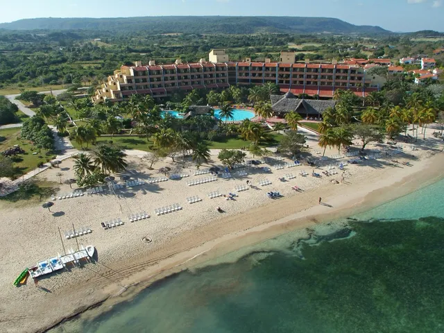 Brisas Guardalavaca 4*